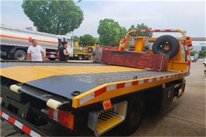 和平门附近拖车电话号码服务