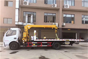 和平门附近汽车轮胎更换